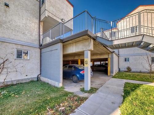 40 Lancaster Tc Nw, Edmonton, AB 