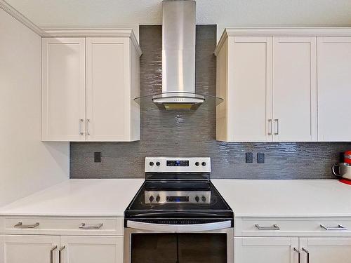 19616 26 Avenue, Edmonton, AB - Indoor Photo Showing Kitchen