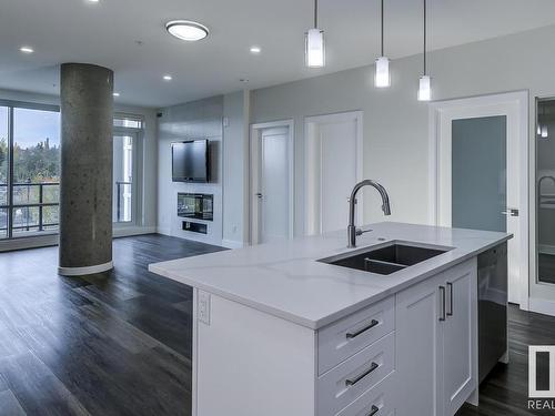 532 200 Bellerose Drive, St. Albert, AB - Indoor Photo Showing Kitchen With Double Sink With Upgraded Kitchen