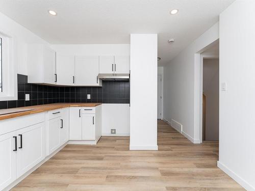 13126 / 13128 65 Street, Edmonton, AB - Indoor Photo Showing Kitchen