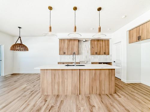 16723 34 Avenue, Edmonton, AB - Indoor Photo Showing Kitchen