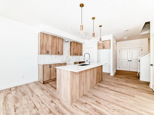 16723 34 Avenue, Edmonton, AB - Indoor Photo Showing Kitchen