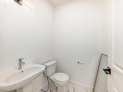 16723 34 Avenue, Edmonton, AB - Indoor Photo Showing Bathroom