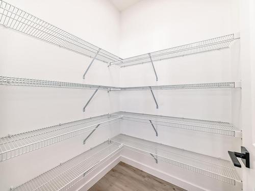 16723 34 Avenue, Edmonton, AB - Indoor With Storage