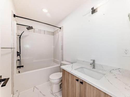 16723 34 Avenue, Edmonton, AB - Indoor Photo Showing Bathroom