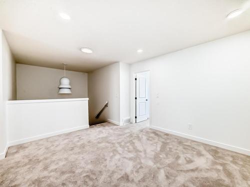 16723 34 Avenue, Edmonton, AB - Indoor Photo Showing Other Room