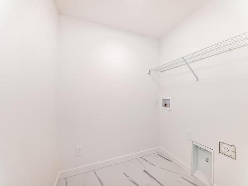 16723 34 Avenue, Edmonton, AB - Indoor With Storage