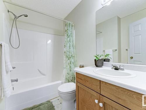 9011 166 Avenue, Edmonton, AB - Indoor Photo Showing Bathroom