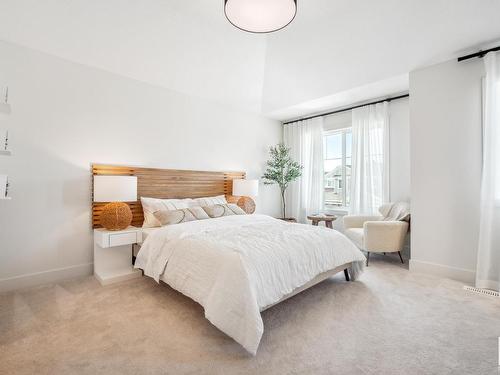 16715 34 Avenue, Edmonton, AB - Indoor Photo Showing Bedroom