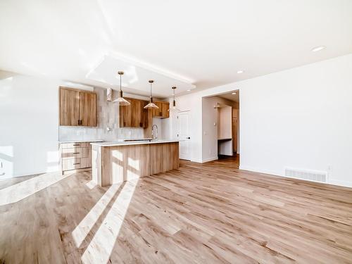 16715 34 Avenue, Edmonton, AB - Indoor Photo Showing Kitchen