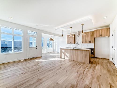 16715 34 Avenue, Edmonton, AB - Indoor Photo Showing Kitchen