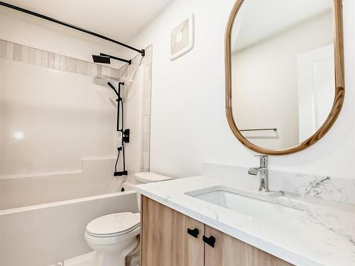 16715 34 Avenue, Edmonton, AB - Indoor Photo Showing Bathroom