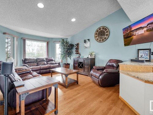 4536 57 Avenue, Lamont, AB - Indoor Photo Showing Living Room