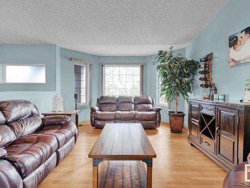 4536 57 Avenue, Lamont, AB - Indoor Photo Showing Living Room