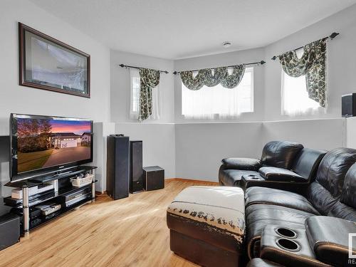 4536 57 Avenue, Lamont, AB - Indoor Photo Showing Living Room