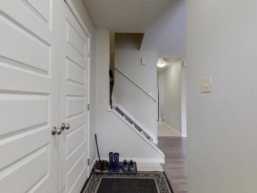 1134 Knottwood E, Edmonton, AB - Indoor Photo Showing Other Room