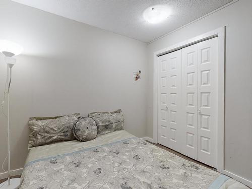 1134 Knottwood E, Edmonton, AB - Indoor Photo Showing Bedroom