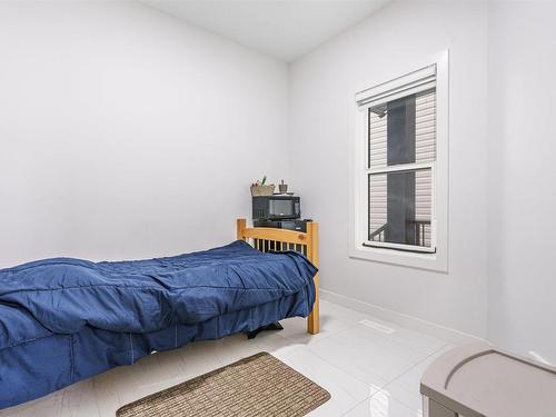 1632 14 Avenue, Edmonton, AB - Indoor Photo Showing Bedroom