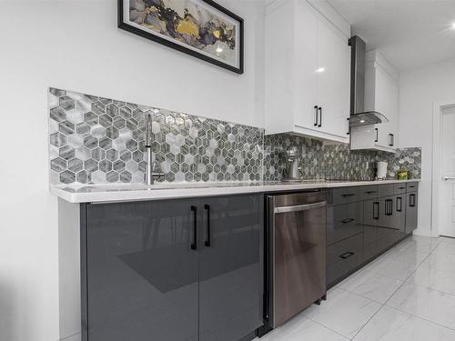 1632 14 Avenue, Edmonton, AB - Indoor Photo Showing Kitchen