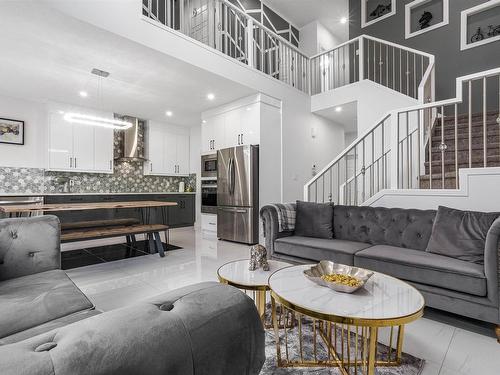 1632 14 Avenue, Edmonton, AB - Indoor Photo Showing Living Room