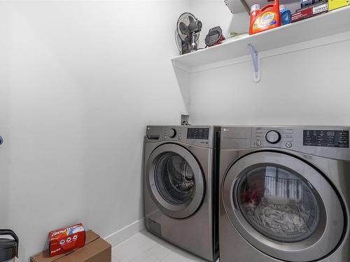 1632 14 Avenue, Edmonton, AB - Indoor Photo Showing Laundry Room