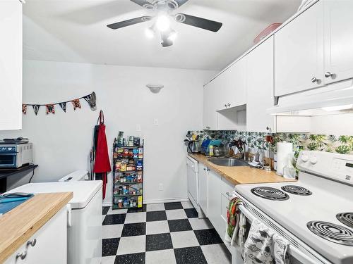 3 10207 115 Street, Edmonton, AB - Indoor Photo Showing Kitchen