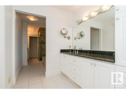 220 Grandisle Point, Edmonton, AB - Indoor Photo Showing Bathroom