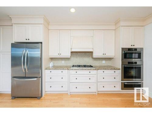 220 Grandisle Point, Edmonton, AB - Indoor Photo Showing Kitchen