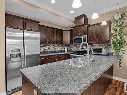 59 7293 South Terwillegar Drive, Edmonton, AB - Indoor Photo Showing Kitchen With Double Sink With Upgraded Kitchen