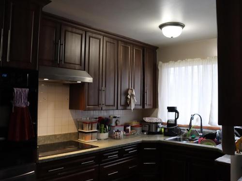 4616 45 Ave, Wetaskiwin, AB - Indoor Photo Showing Kitchen With Double Sink