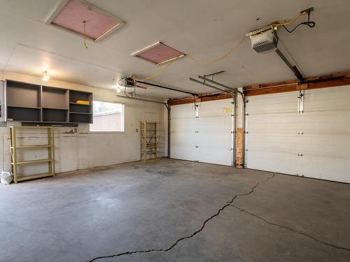 15731 110B Avenue, Edmonton, AB - Indoor Photo Showing Garage