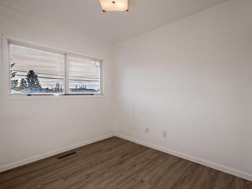 15731 110B Avenue, Edmonton, AB - Indoor Photo Showing Other Room