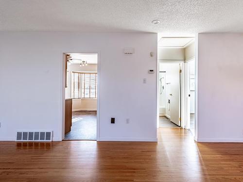 15731 110B Avenue, Edmonton, AB - Indoor Photo Showing Other Room