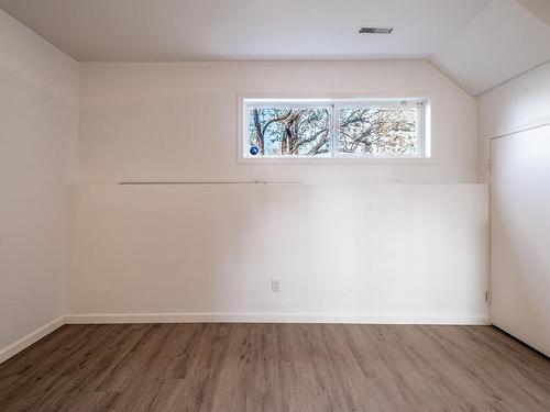 15731 110B Avenue, Edmonton, AB - Indoor Photo Showing Other Room