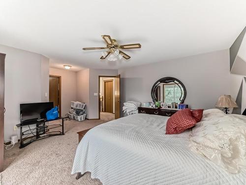 6404 159 Avenue, Edmonton, AB - Indoor Photo Showing Bedroom