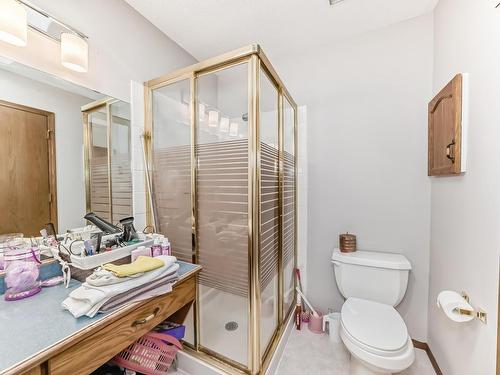 6404 159 Avenue, Edmonton, AB - Indoor Photo Showing Bathroom