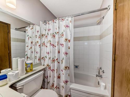 6404 159 Avenue, Edmonton, AB - Indoor Photo Showing Bathroom