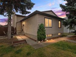 27 KINISKI CR NW  Edmonton, AB T6L 5E3