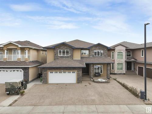 831 Wildwood Crescent, Edmonton, AB - Outdoor With Facade