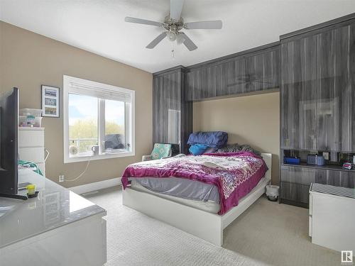 831 Wildwood Crescent, Edmonton, AB - Indoor Photo Showing Bedroom