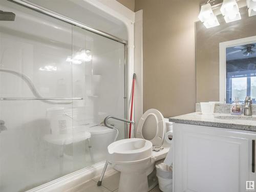 831 Wildwood Crescent, Edmonton, AB - Indoor Photo Showing Bathroom