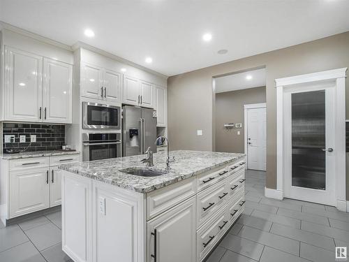 831 Wildwood Crescent, Edmonton, AB - Indoor Photo Showing Kitchen With Upgraded Kitchen