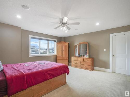 831 Wildwood Crescent, Edmonton, AB - Indoor Photo Showing Bedroom