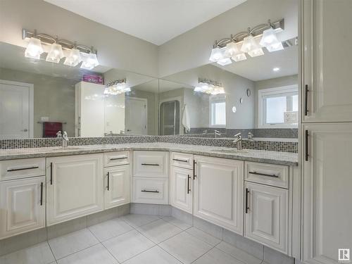 831 Wildwood Crescent, Edmonton, AB - Indoor Photo Showing Bathroom