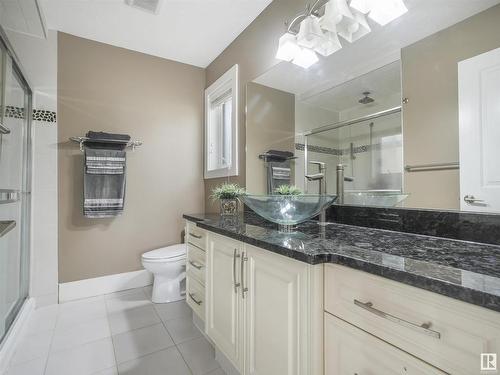 831 Wildwood Crescent, Edmonton, AB - Indoor Photo Showing Bathroom