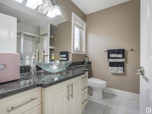 831 Wildwood Crescent, Edmonton, AB - Indoor Photo Showing Bathroom