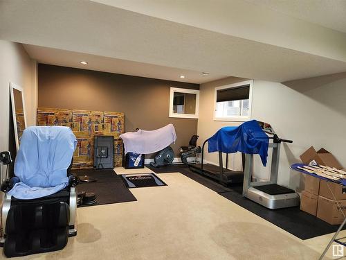 831 Wildwood Crescent, Edmonton, AB - Indoor Photo Showing Other Room