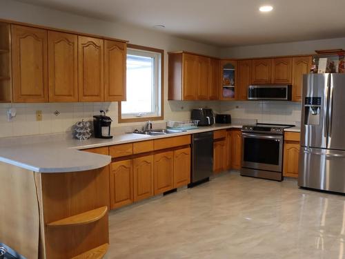 471019 Rge Rd 250, Rural Wetaskiwin County, AB - Indoor Photo Showing Kitchen With Double Sink