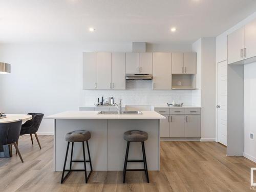 22 Kiwyck Link, Spruce Grove, AB - Indoor Photo Showing Kitchen