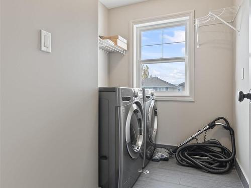 6011 Stinson Road, Edmonton, AB - Indoor Photo Showing Laundry Room